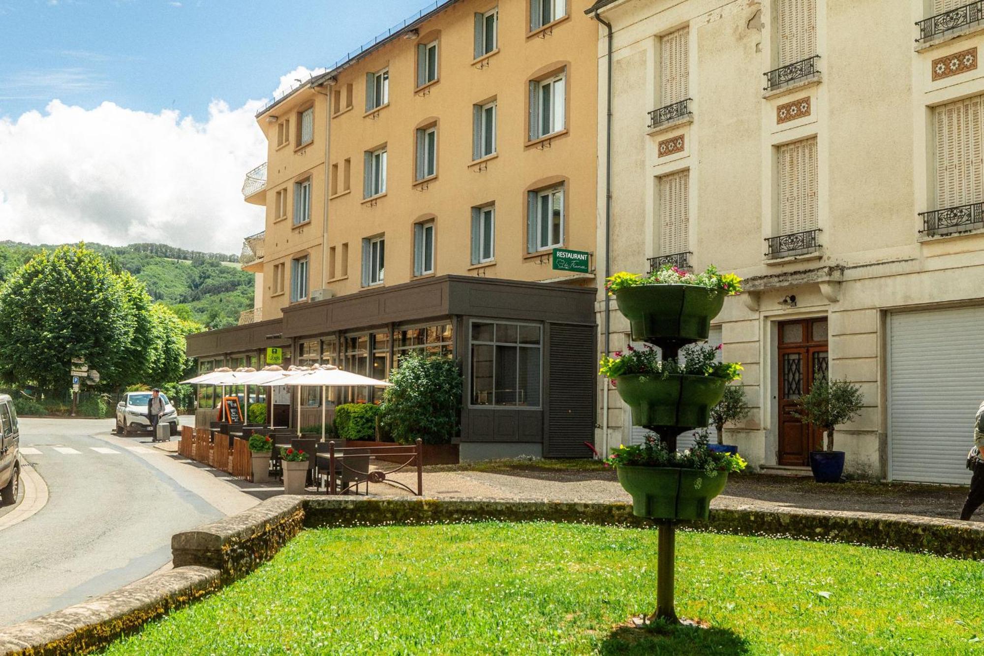 Logis Hotel Restaurant De France Saint-Geniez-dʼOlt Exteriér fotografie